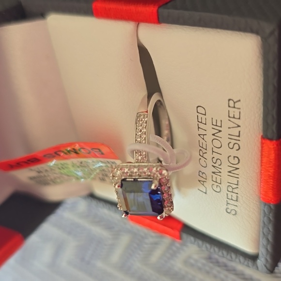 BEAUTIFUL BLUE & WHITE SAPPHIRE LAB CREATED GEMSTONE STERLING SILVER RING SIZE 7 - Picture 11 of 12